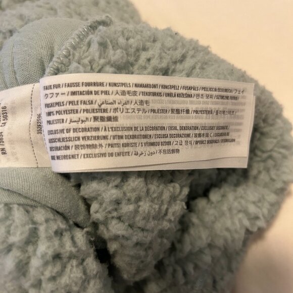 Hollister sweater - Picture 4 of 4